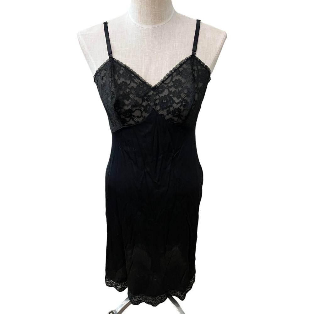 Vintage Vanity Fair Black Lace trimmed Full Slip